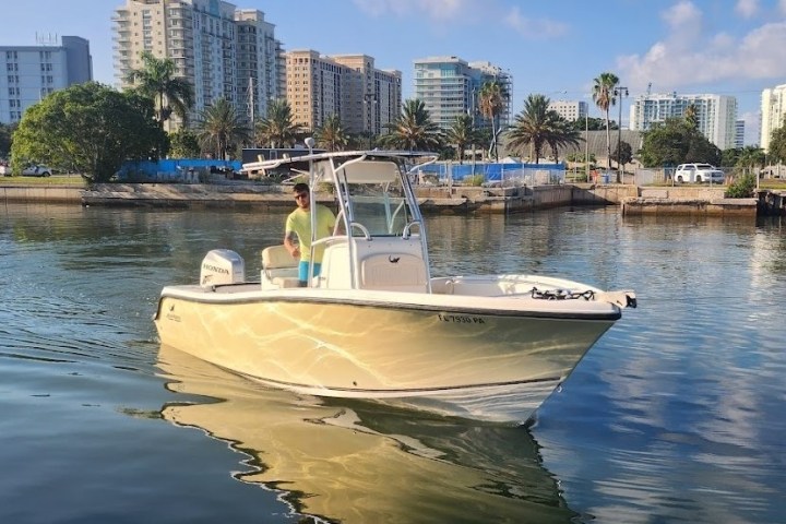 center console fishing boat rental launching from Centennial boat ramp in sarasota, fl